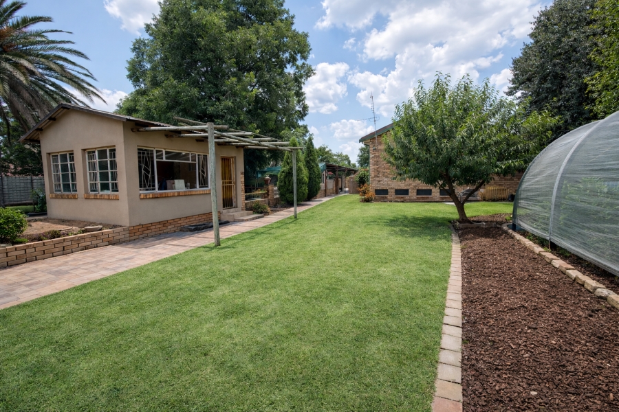 4 Bedroom Property for Sale in Miederpark North West